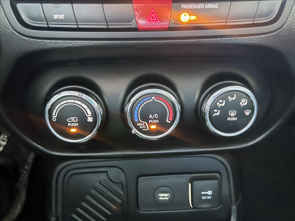 RENEGADE 1.8 16V FLEX 4P AUTOMÁTICO14