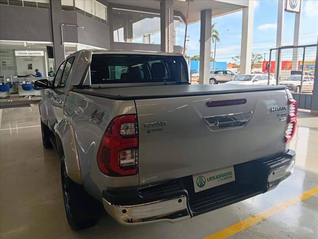 HILUX 2.8 D-4D TURBO DIESEL CD SRX 4X4 AUTOMÁTICO4