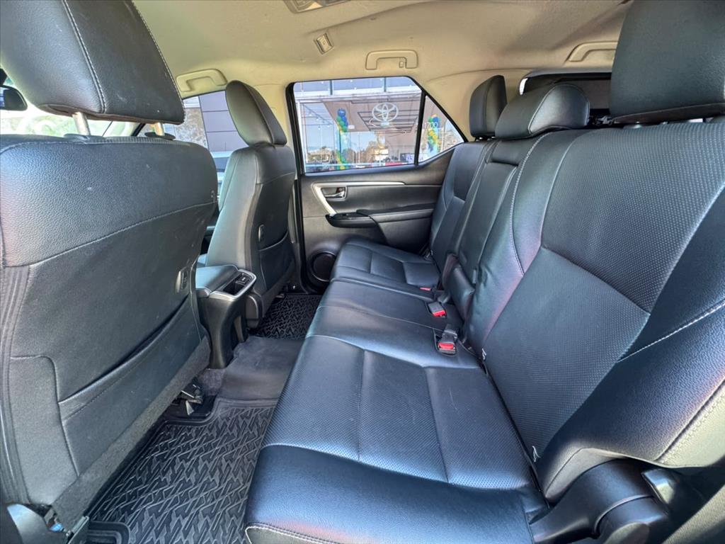 HILUX SW4 2.8 D-4D TURBO DIESEL SRX 7L 4X4 AUTOMÁTICO13