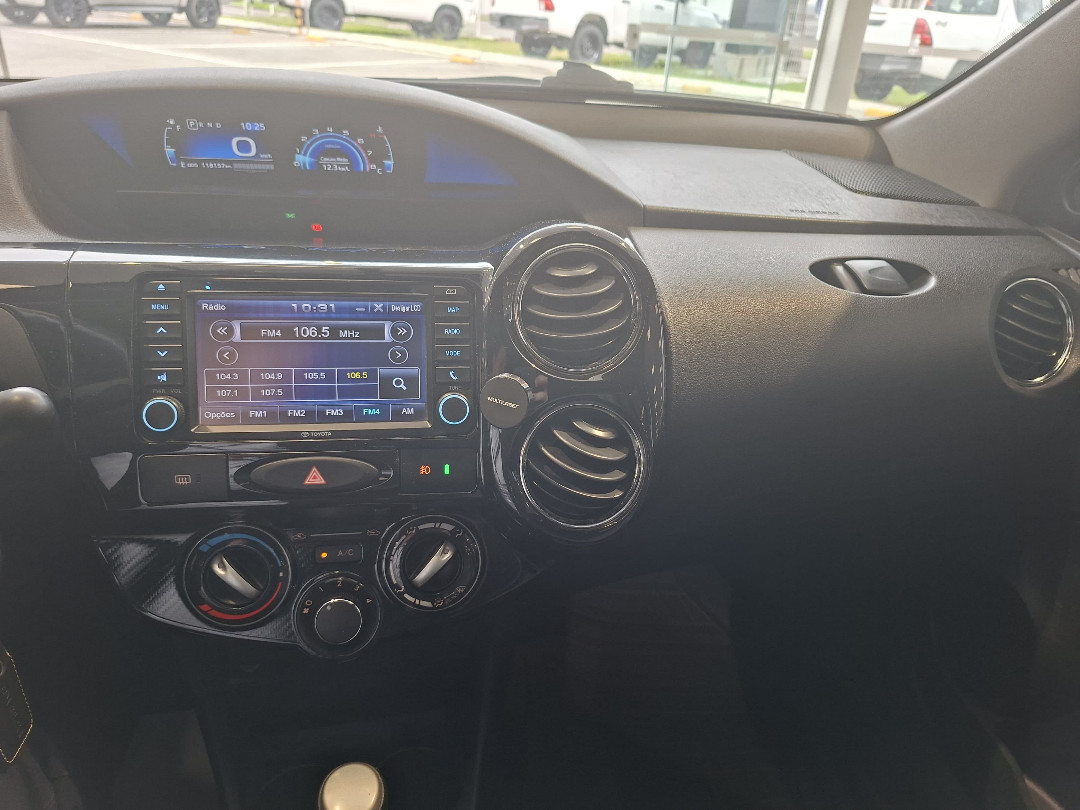 ETIOS 1.5 XS SEDAN 16V FLEX 4P AUTOMÁTICO10