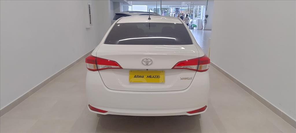YARIS 1.5 16V FLEX SEDAN XL LIVE MULTIDRIVE5