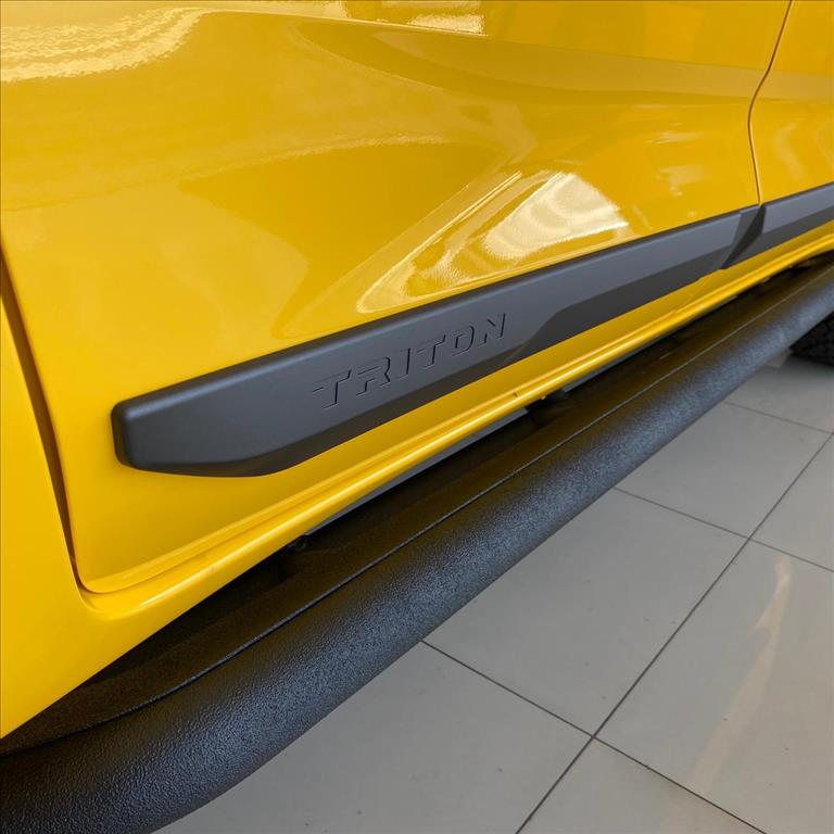 Mitsubishi-TRITON-2.4 BITURBO DIESEL CD KATANA 4X4 AUTOMÁTICO