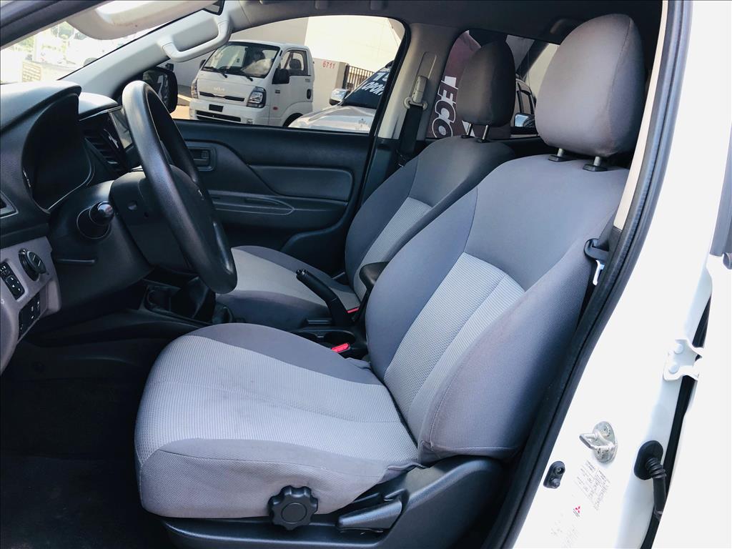 L200 TRITON 2.4 16V TURBO DIESEL GL CD 4X4 MANUAL6