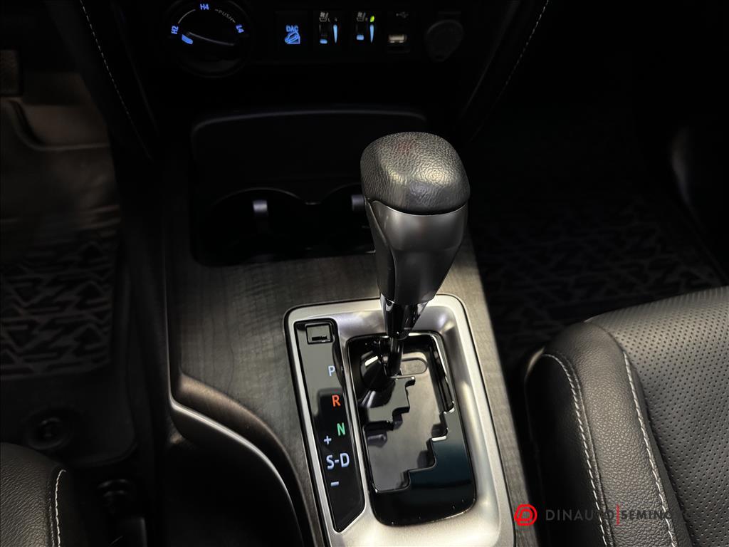 Toyota-HILUX SW4-2.8 D-4D TURBO DIESEL SRX 7L 4X4 AUTOMÁTICO