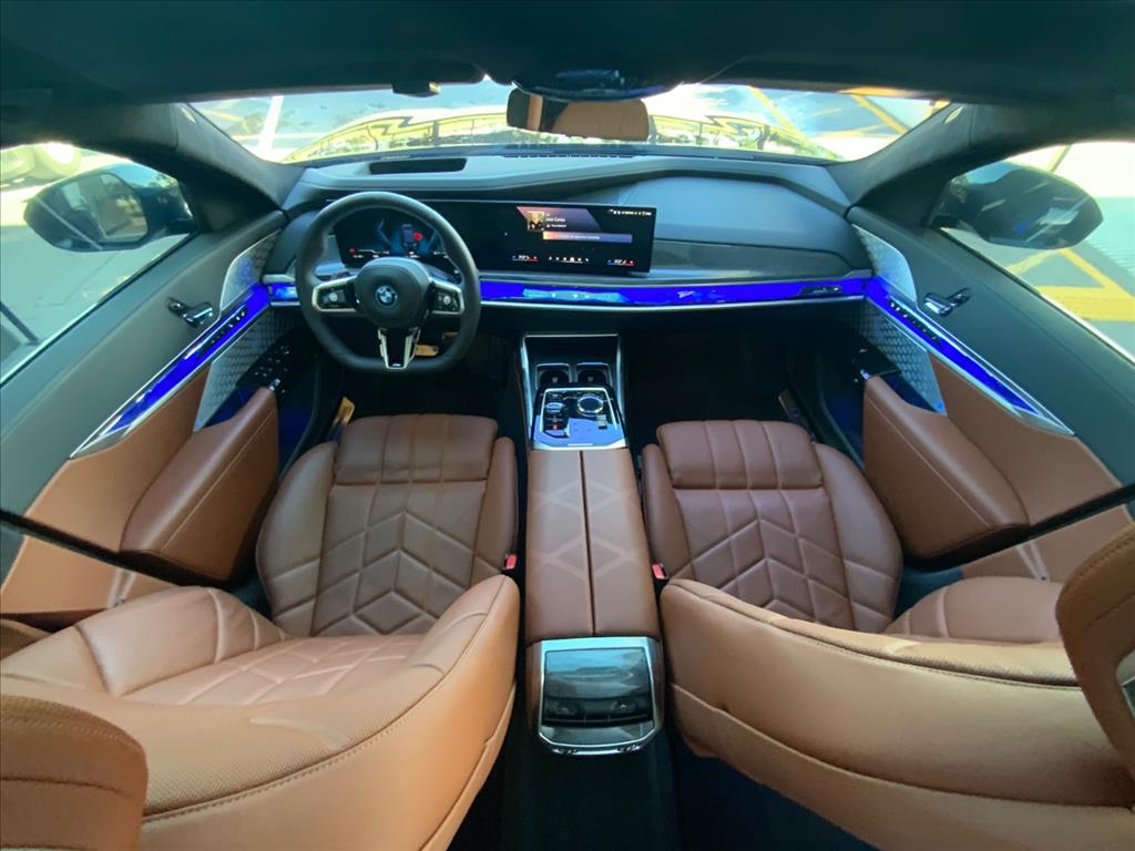 BMW-i7-ELÉTRICO XDRIVE60 M SPORT