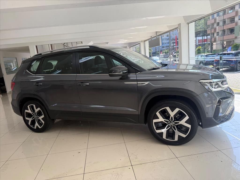 TAOS 1.4 250 TSI TOTAL FLEX HIGHLINE AUTOMÁTICO1