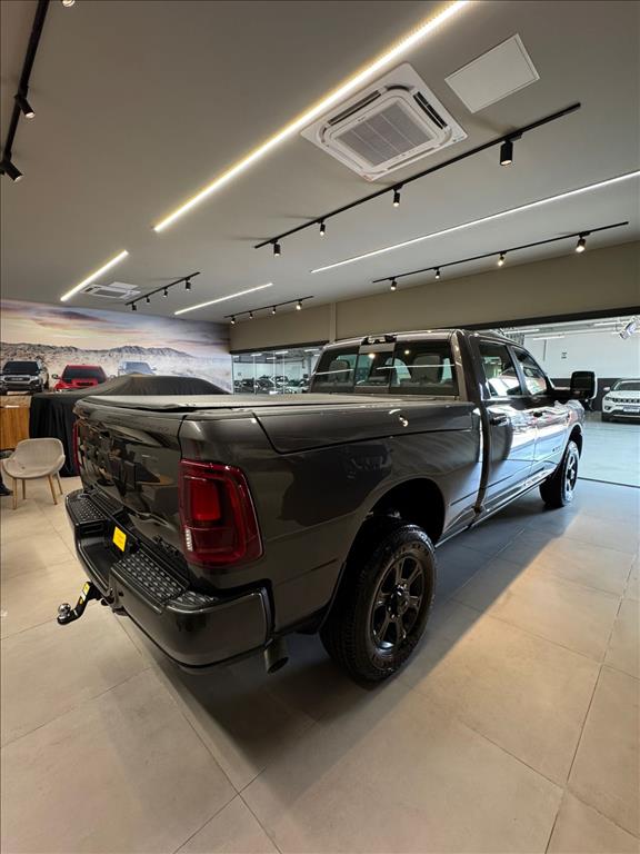 3500 6.7 I6 TURBO DIESEL LARAMIE NIGHT EDITION CD 4X4  AUTOMÁTICO15