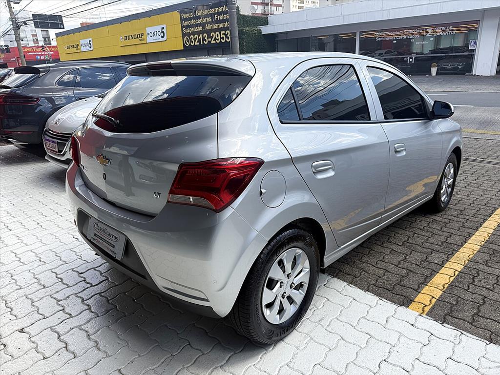 Chevrolet Onix - 1.0 MPFI LT 8V FLEX 4P MANUAL