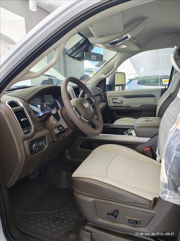 2500 6.7 I6 TURBO DIESEL LARAMIE CD 4X4 AUTOMÁTICO12