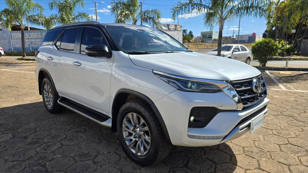 HILUX SW4 2.8 D-4D TURBO DIESEL SRX 7L 4X4 AUTOMÁTICO1