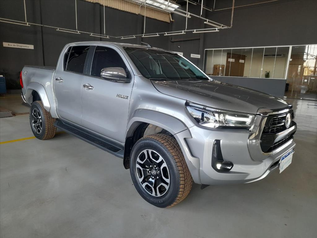 HILUX 2.8 D-4D TURBO DIESEL CD SRX 4X4 AUTOMÁTICO