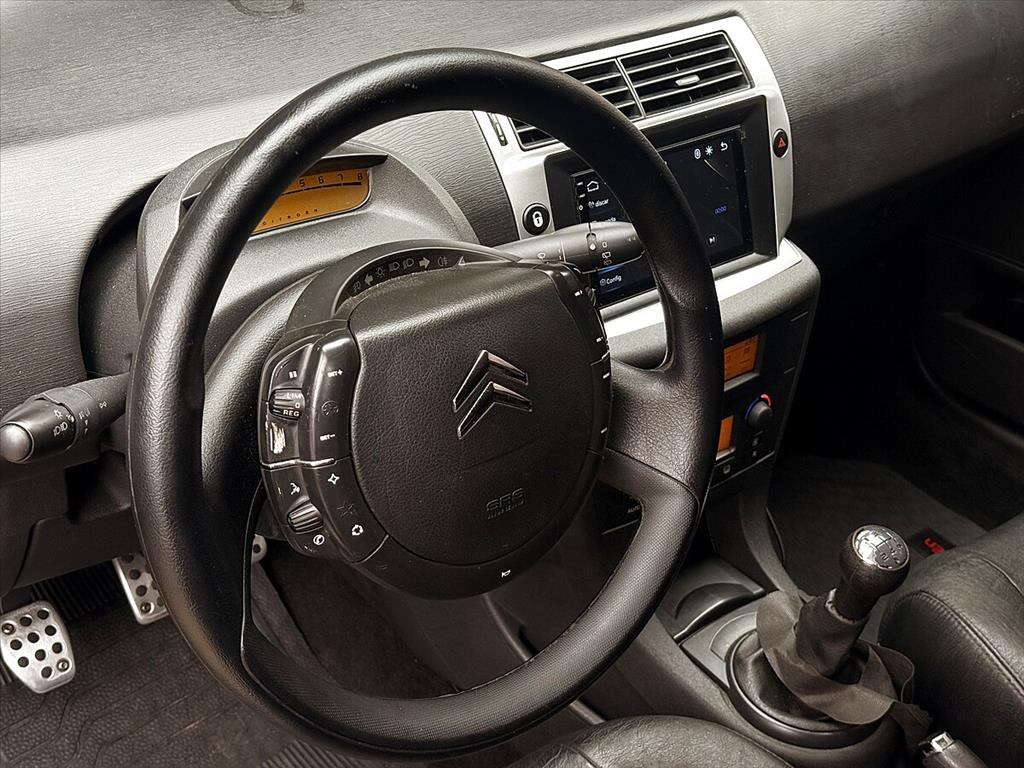 Citroën C4 - 2.0 EXCLUSIVE 16V FLEX 4P MANUAL