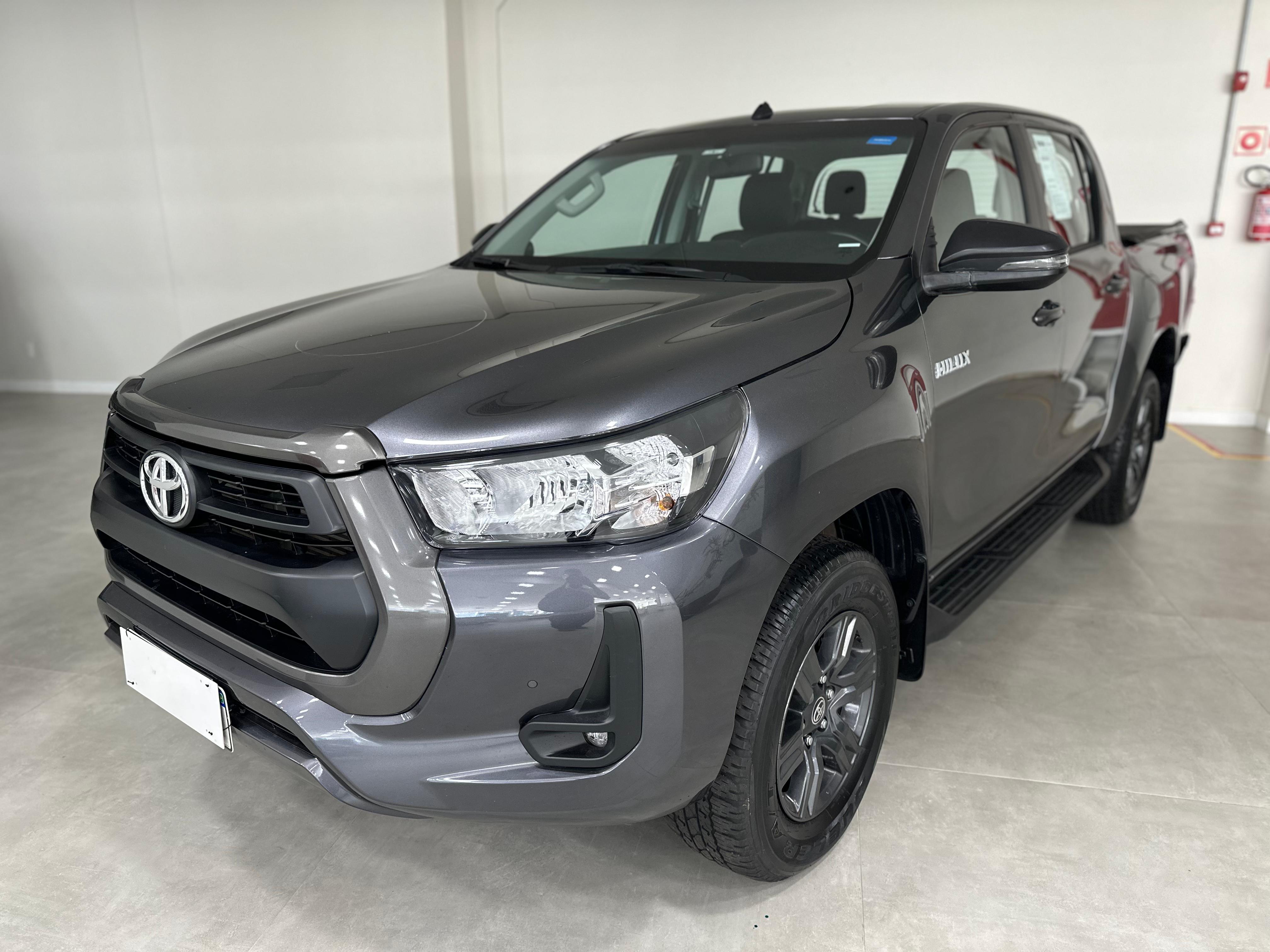 TOYOTA HILUX 2.8 D-4D TURBO DIESEL CD SR 4X4 AUTOMÁTICO