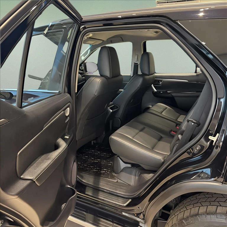 HILUX SW4 2.8 D-4D TURBO DIESEL SRX 7L 4X4 AUTOMÁTICO13
