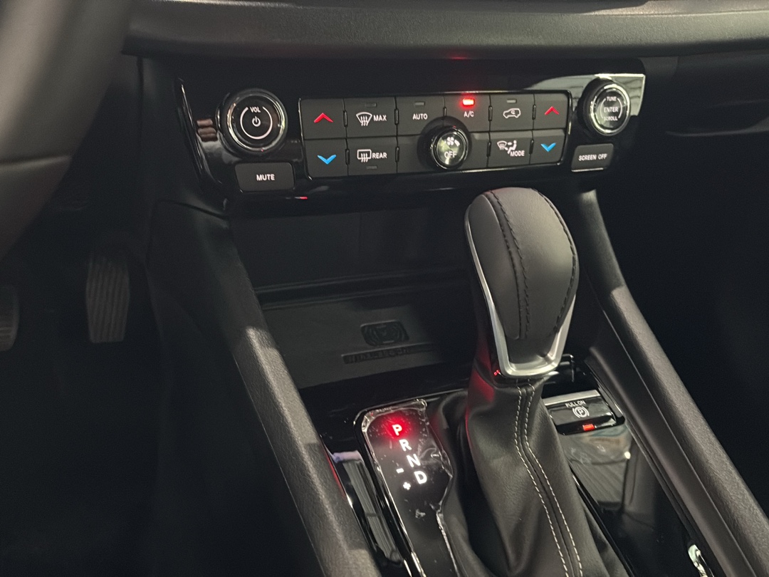 RENEGADE 1.3 T270 TURBO MHEV LONGITUDE AT67