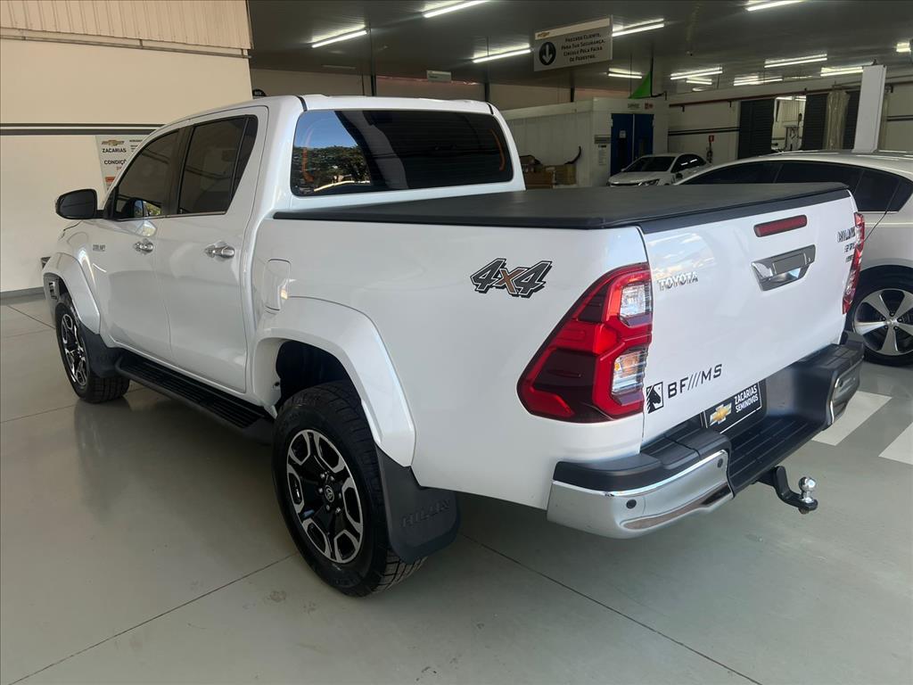 HILUX 2.8 D-4D TURBO DIESEL CD SRX 4X4 AUTOMÁTICO5