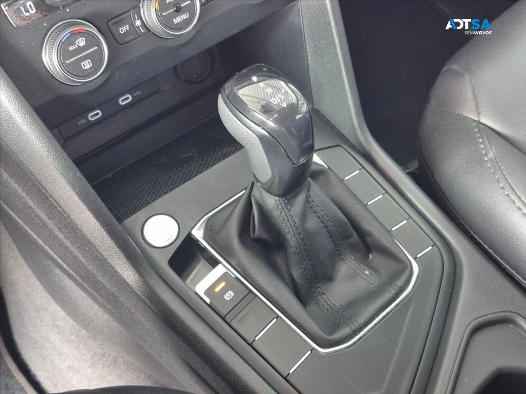 VOLKSWAGEN TAOS 1.4 250 TSI TOTAL FLEX COMFORTLINE AUTOMÁTICO