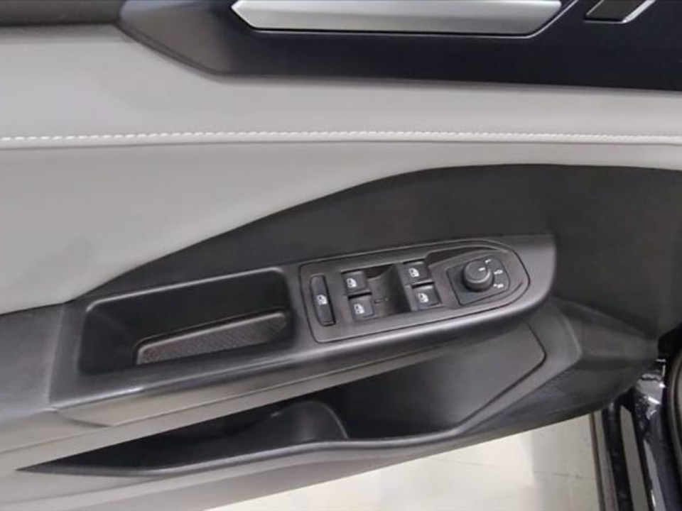 TAOS 1.4 250 TSI TOTAL FLEX COMFORTLINE AUTOMÁTICO12