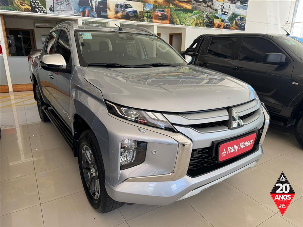 Mitsubishi-L200 TRITON-2.4 16V TURBO DIESEL SPORT HPE-S CD 4P 4X4 AUTOMÁTICO
