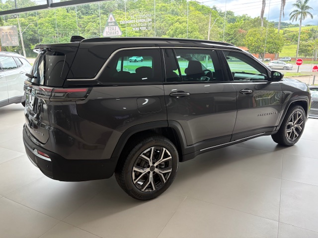 COMMANDER 1.3 T270 TURBO FLEX LIMITED AT62