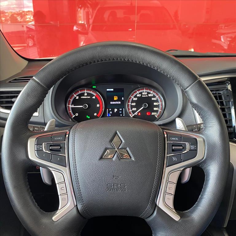 Mitsubishi-L200 TRITON-2.4 16V TURBO DIESEL SPORT HPE-S CD 4P 4X4 AUTOMÁTICO