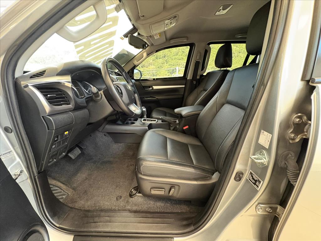 HILUX 2.8 D-4D TURBO DIESEL CD SRV 4X4 AUTOMÁTICO6