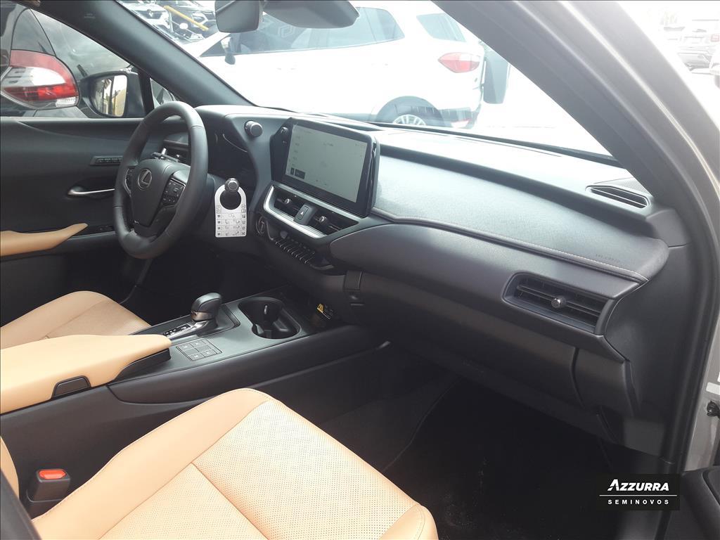 UX 300h 2.0 VVT-I HYBRID CVT