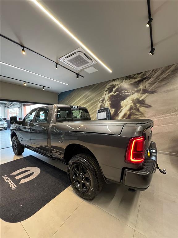 3500 6.7 I6 TURBO DIESEL LARAMIE NIGHT EDITION CD 4X4  AUTOMÁTICO18