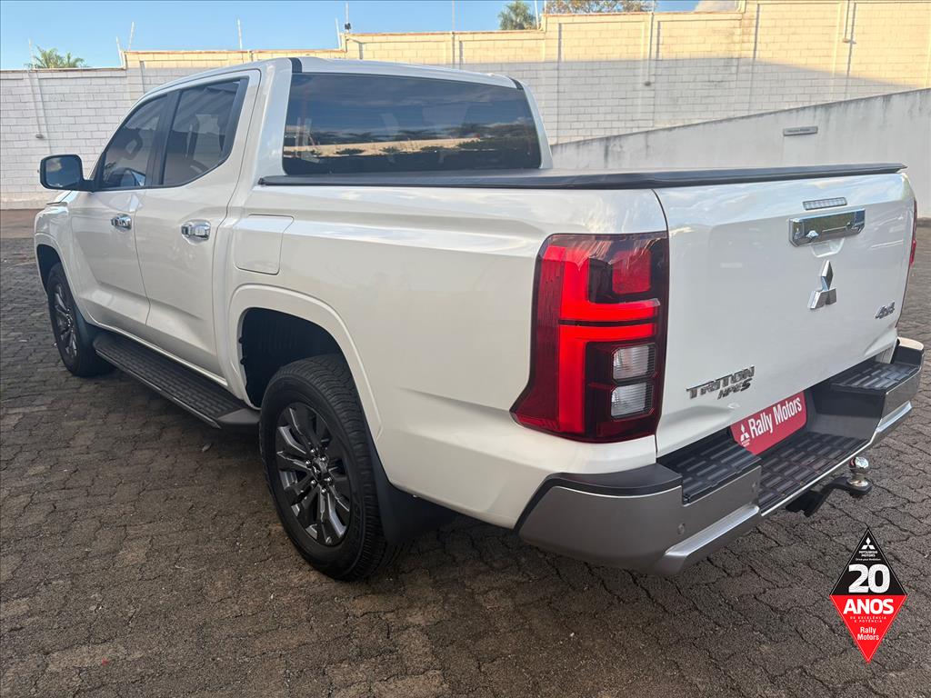 Mitsubishi-TRITON-2.4 BITURBO DIESEL CD HPE-S 4X4 AUTOMÁTICO