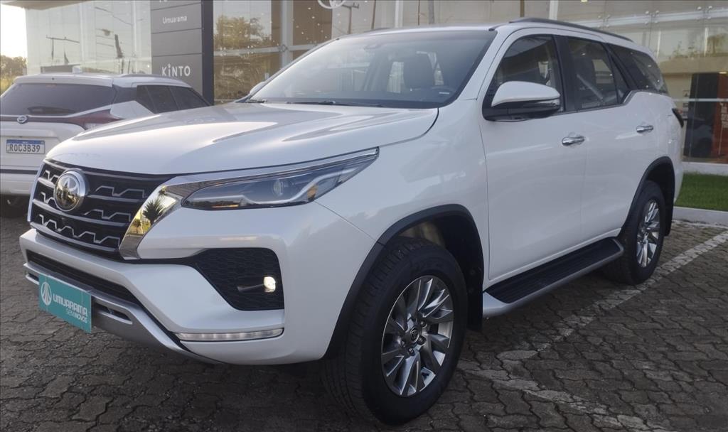 HILUX SW4 2.8 D-4D TURBO DIESEL SRX PLATINUM 7L 4X4 AUTOMÁTICO7