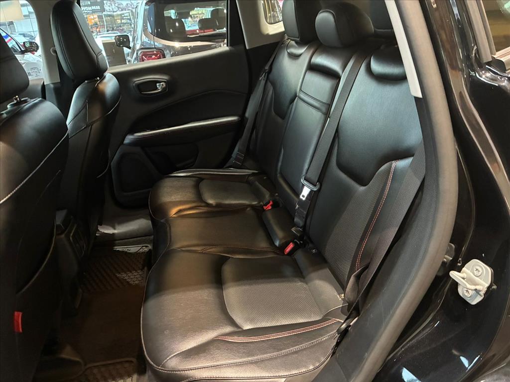 COMPASS 2.0 16V DIESEL TRAILHAWK 4X4 AUTOMÁTICO