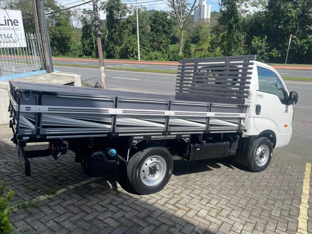 BONGO 2.5 TD DIESEL STD CS 4x4 MANUAL9