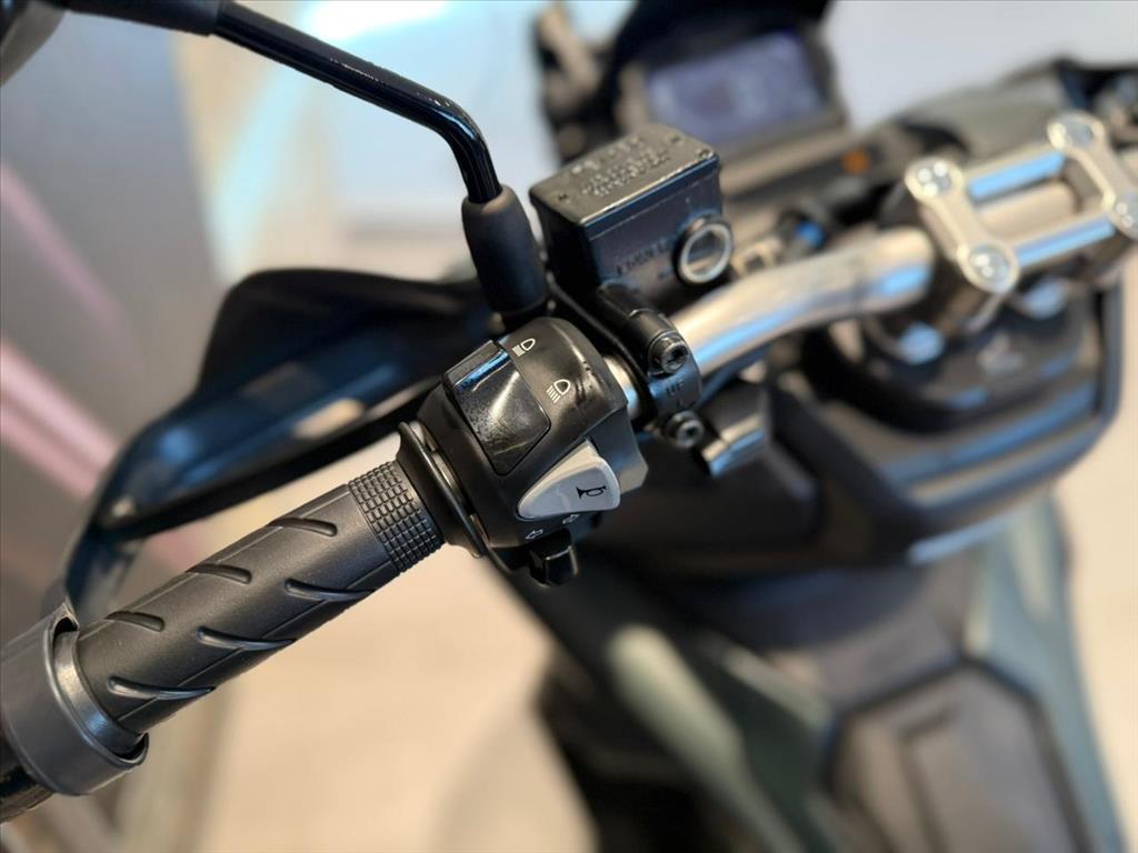 HONDA-ADV-ADV