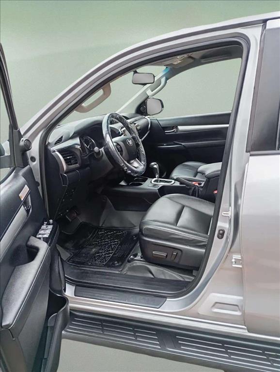 HILUX 2.8 D-4D TURBO DIESEL CD GR-S 4X4 AUTOMÁTICO9