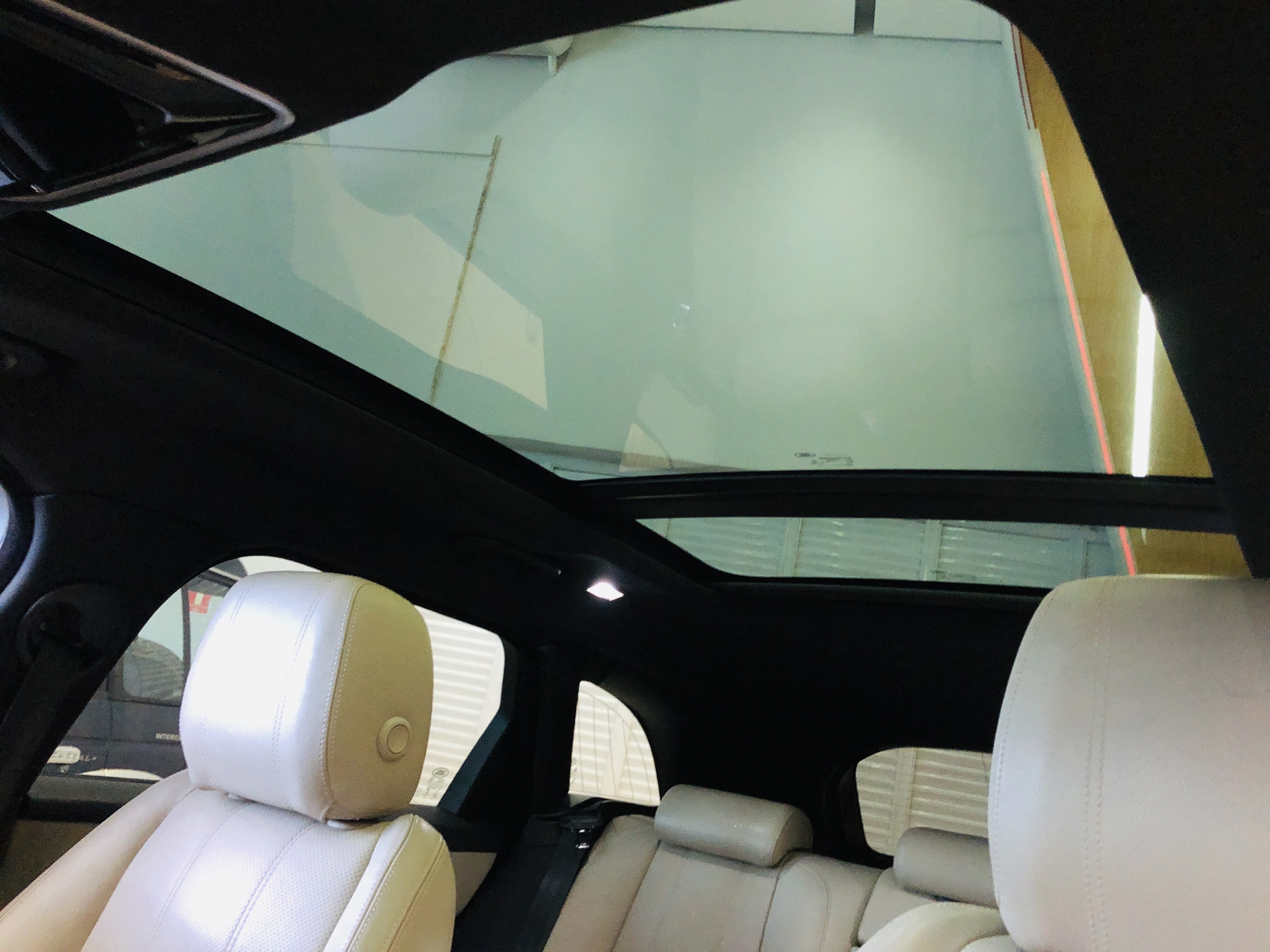 RANGE ROVER VELAR 2.0 D180 DIESEL R-DYNAMIC AUTOMÁTICO10