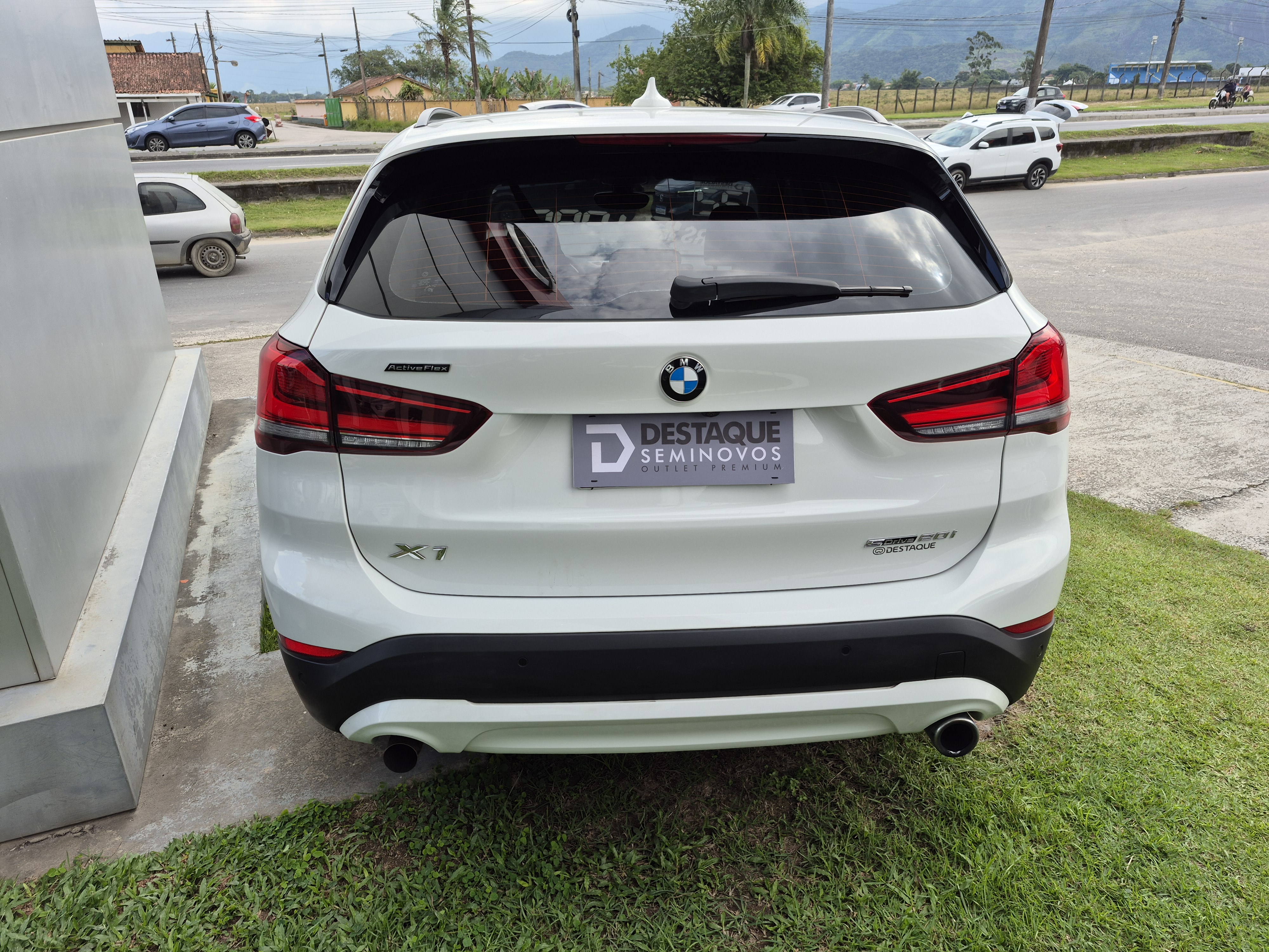 Foto ilustrativa do carro