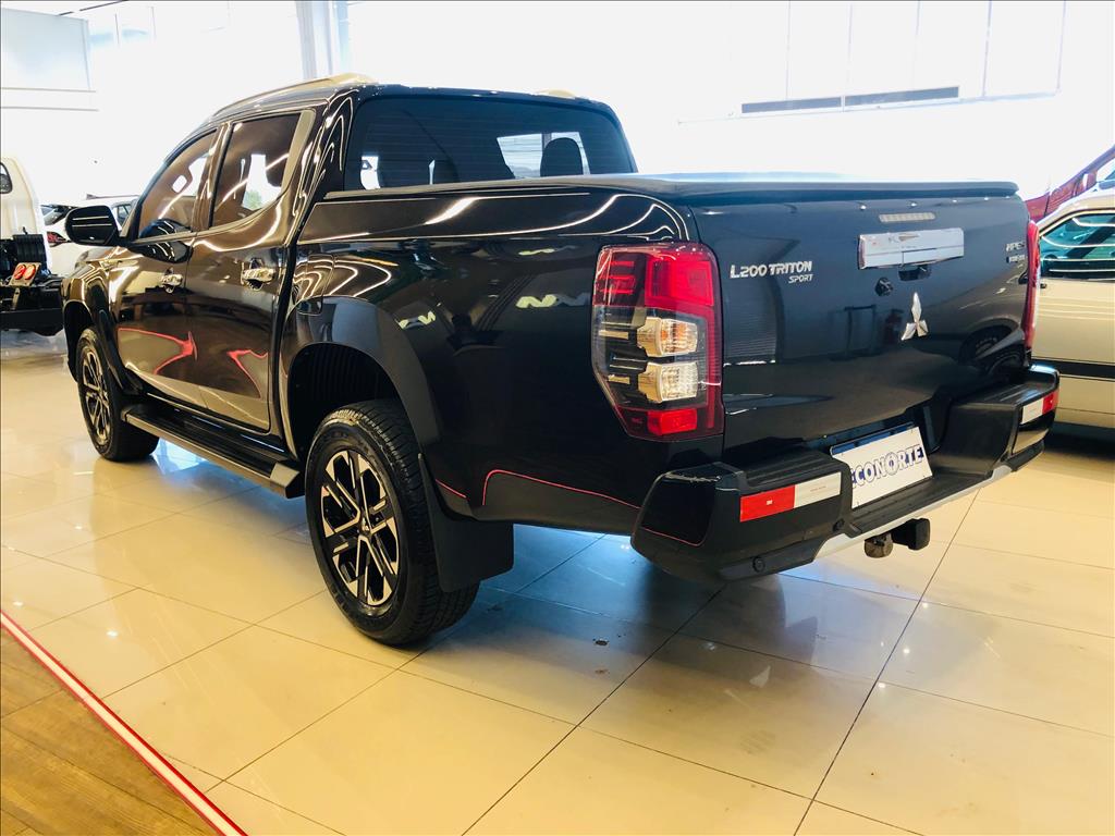 L200 TRITON 2.4 16V TURBO DIESEL SPORT HPE-S CD 4P 4X4 AUTOMÁTICO5
