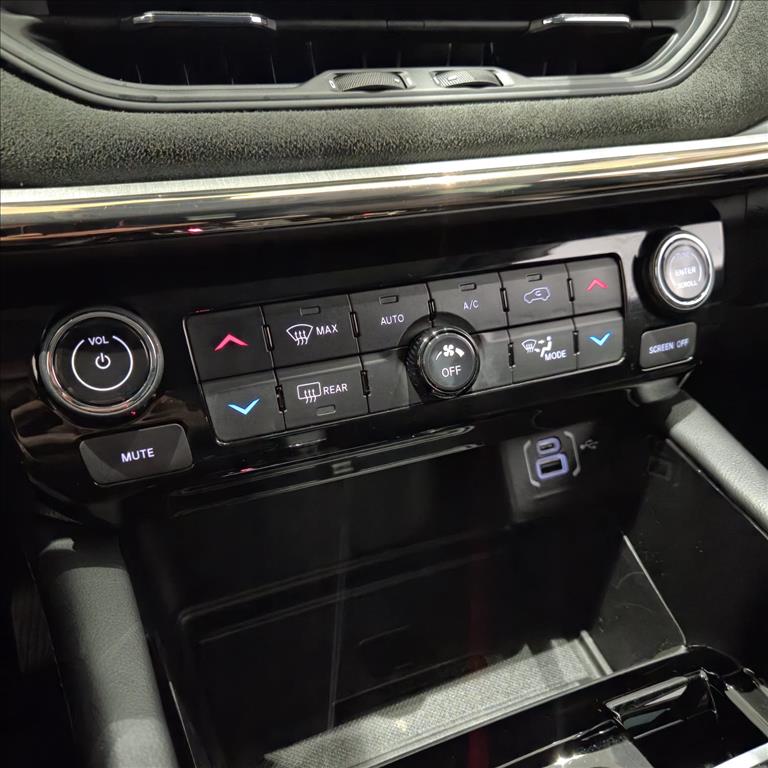 COMMANDER 1.3 T270 TURBO FLEX LIMITED AT68