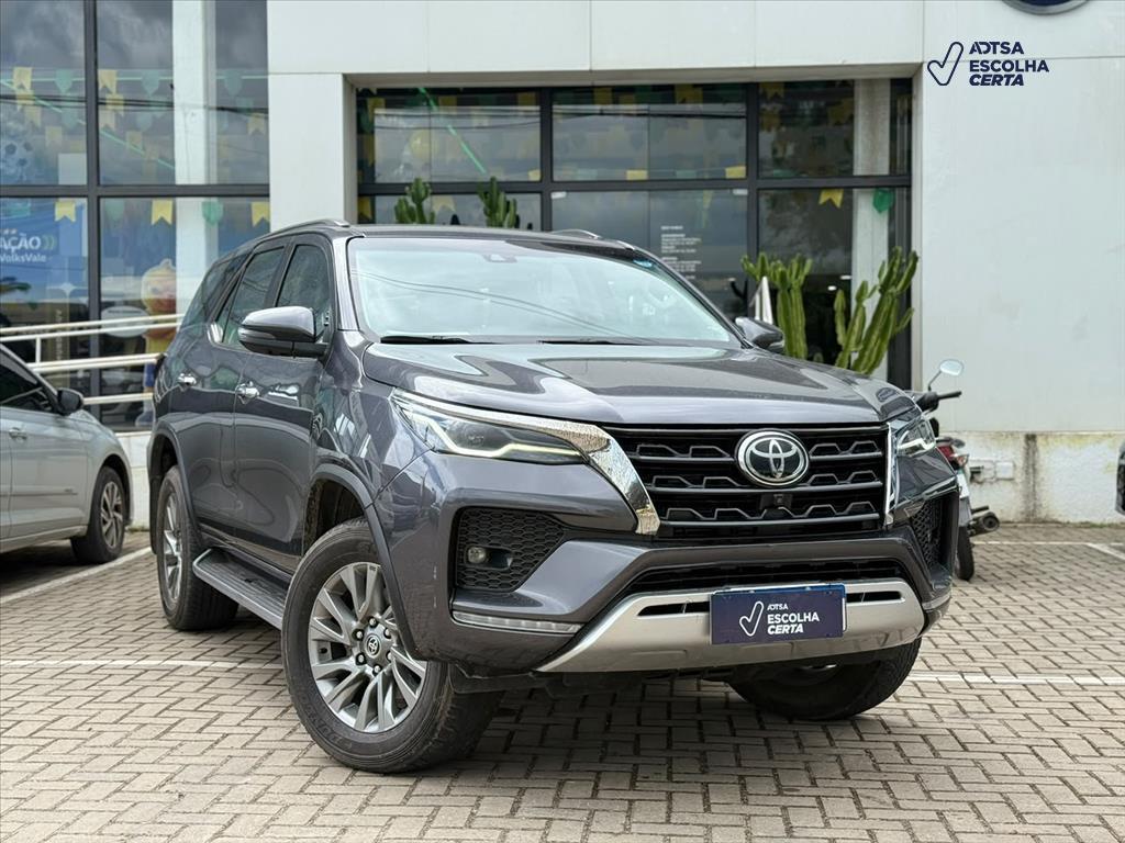 Toyota HILUX 2024