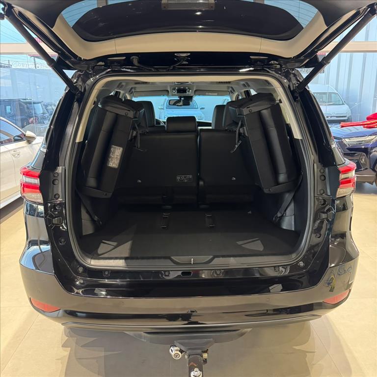 HILUX SW4 2.8 D-4D TURBO DIESEL SRX 7L 4X4 AUTOMÁTICO6