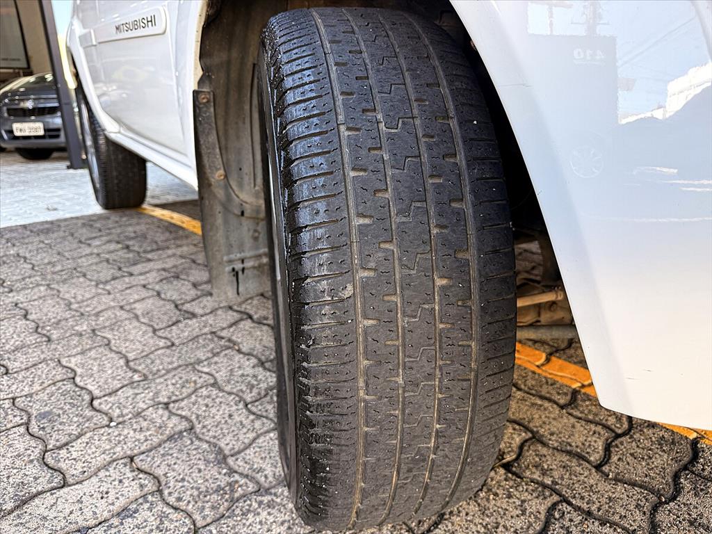 Mitsubishi Pajero Tr4 - 2.0 4X2 16V 140CV FLEX 4P AUTOMÁTICO