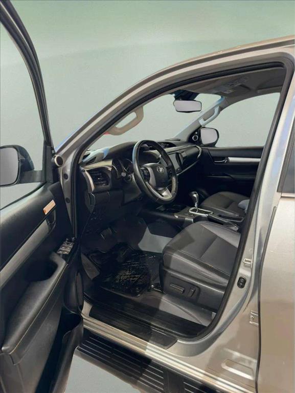 HILUX 2.8 D-4D TURBO DIESEL CD SRX PLUS 4X4 AUTOMÁTICO10
