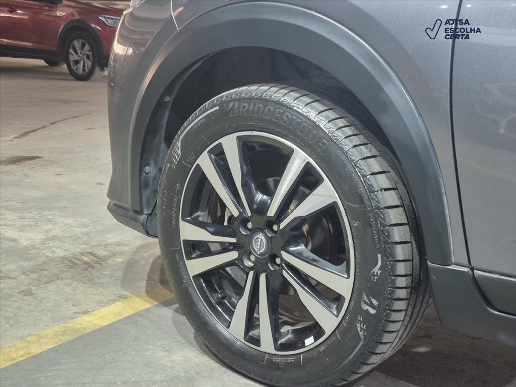 Nissan KICKS PLAY 2025