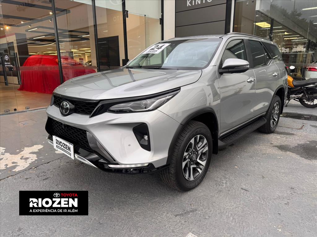 Toyota HILUX SW4 2024