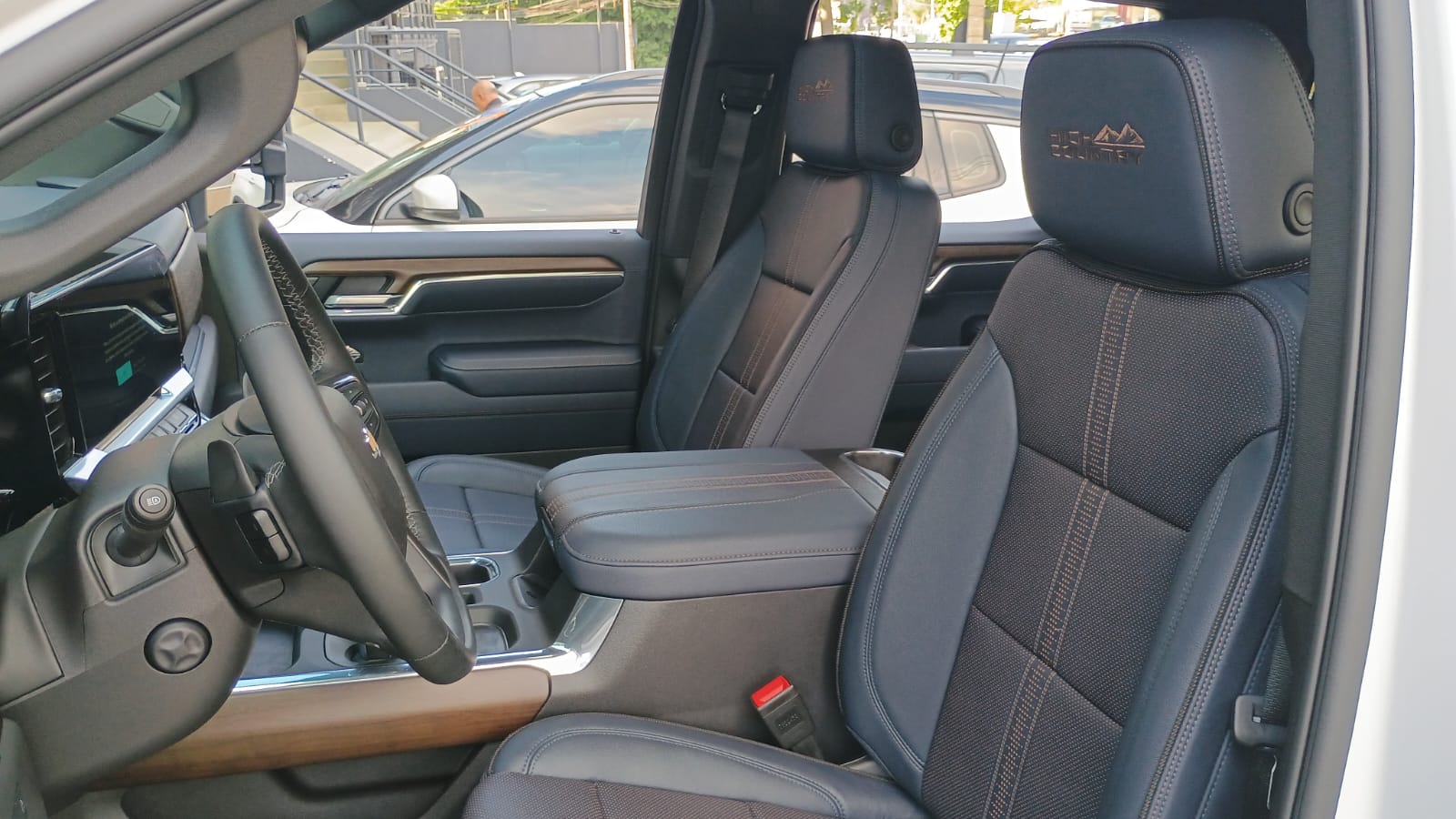 SILVERADO 5.3 V8 GASOLINA 1500 HIGH COUNTRY 4X4 AUTOMÁTICO11