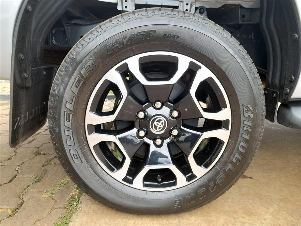 HILUX 2.8 D-4D TURBO DIESEL CD SRV 4X4 AUTOMÁTICO12