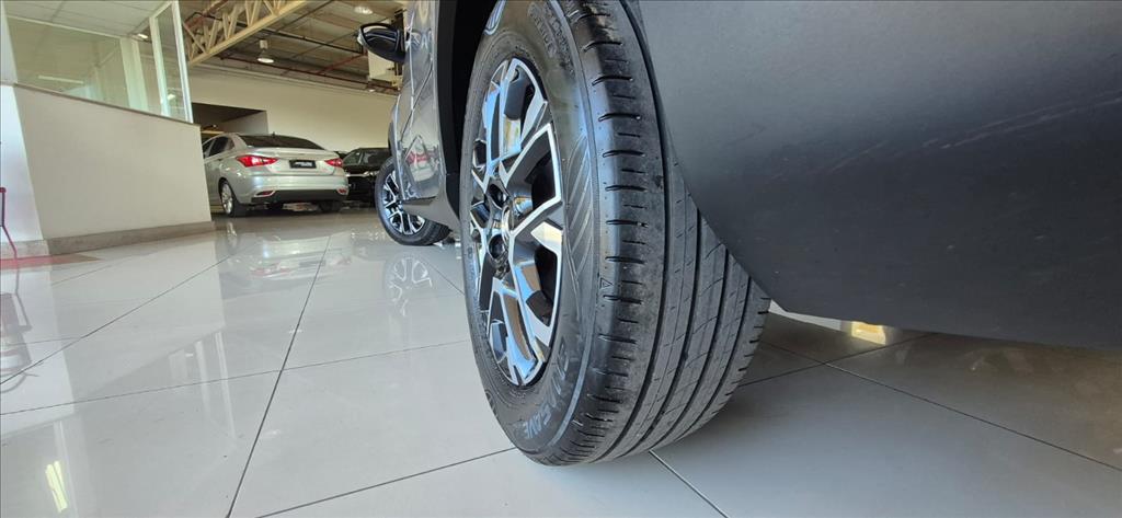 BASALT 1.0 TURBO 200 FLEX SHINE CVT18
