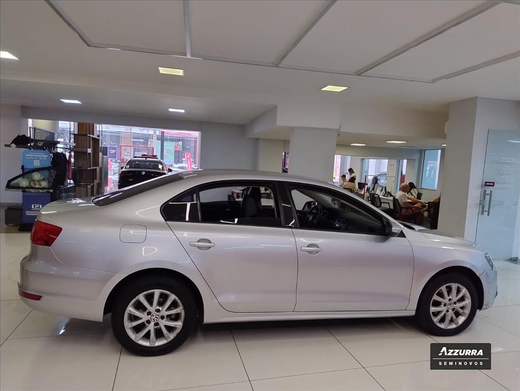 JETTA 2.0 COMFORTLINE FLEX 4P MANUAL8