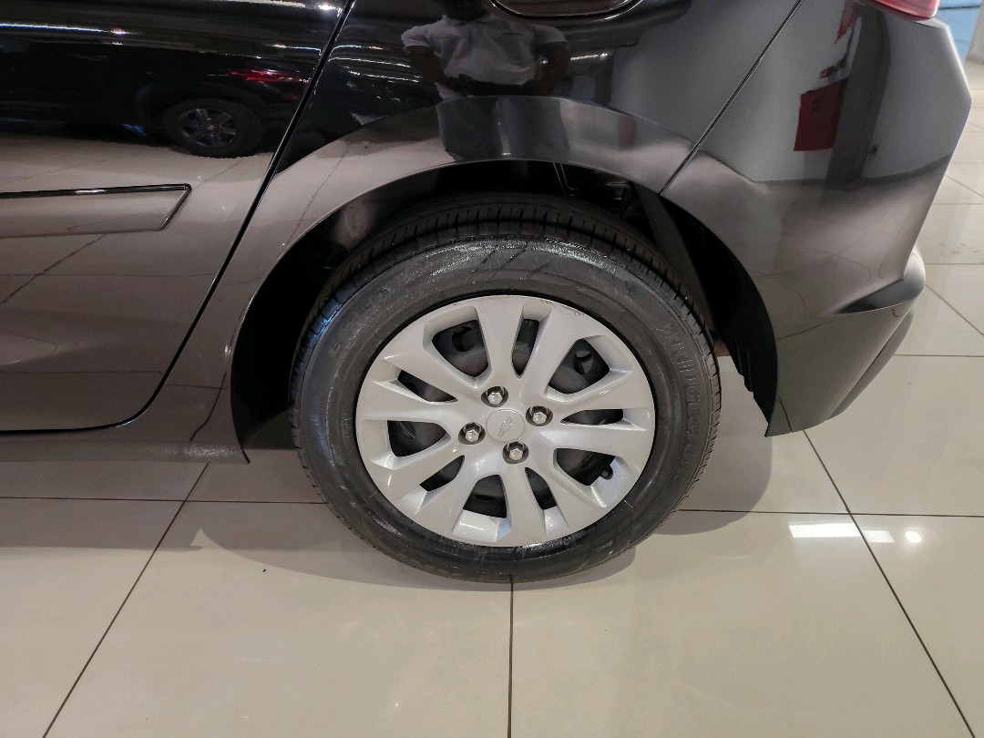 GM - Chevrolet-ONIX-1.0 FLEX LT MANUAL