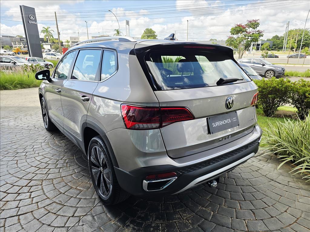 TAOS 1.4 250 TSI TOTAL FLEX HIGHLINE AUTOMÁTICO9